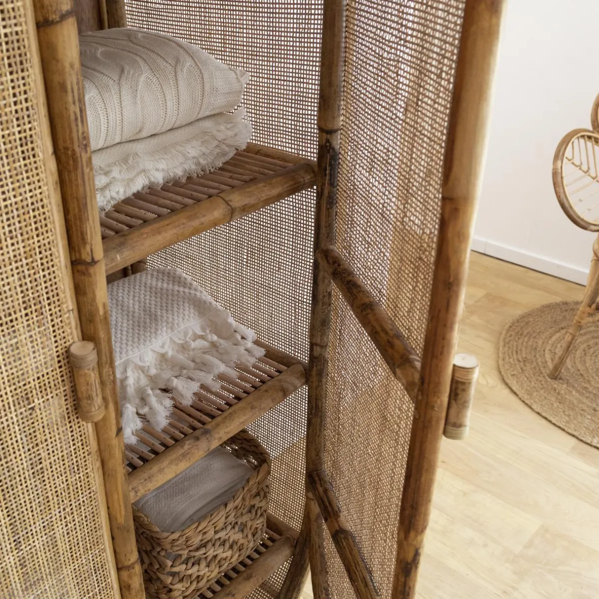 Made in Meubles Armoire arrondie en rotin 4 étagères Rim