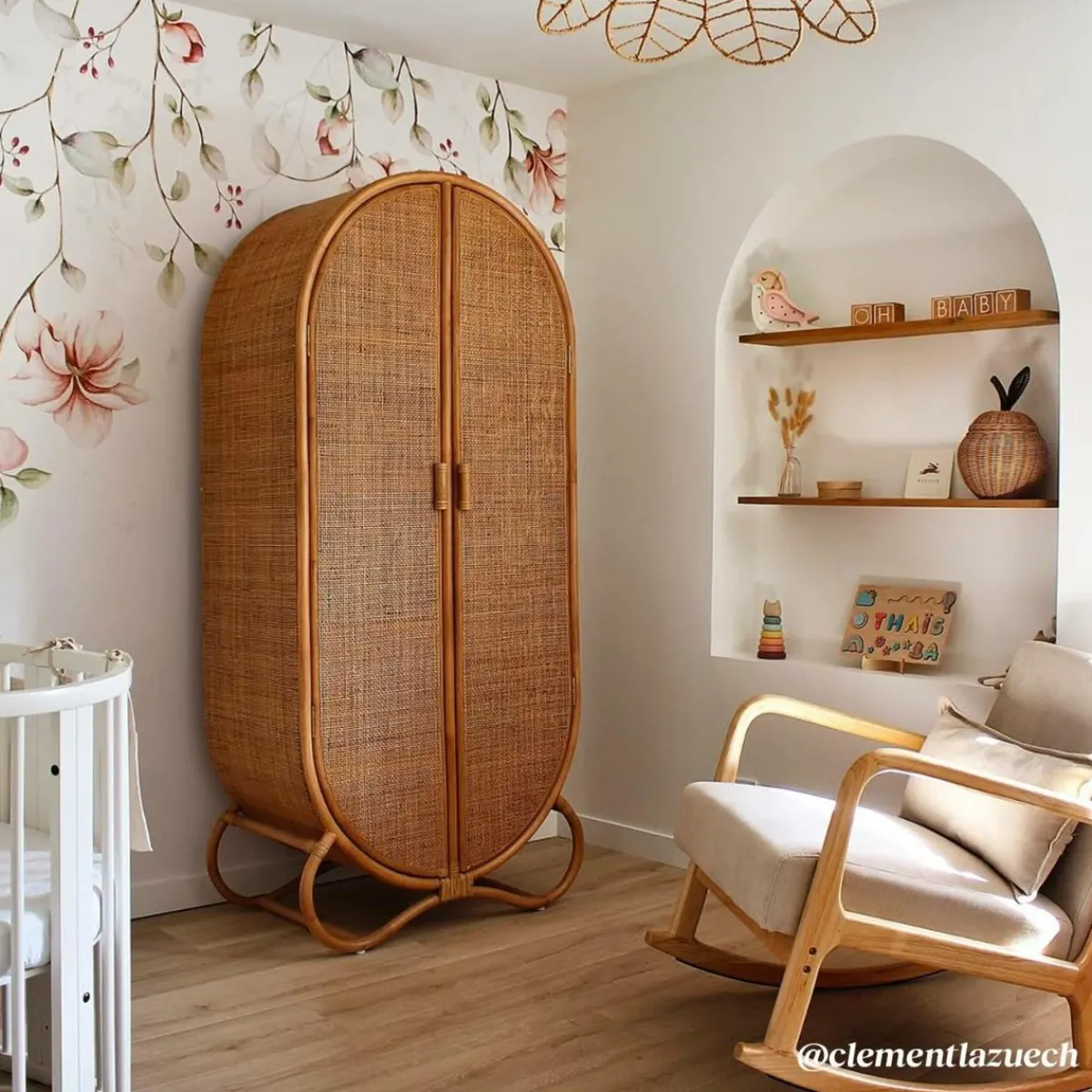 Made in Meubles Armoire arrondie en rotin 4 étagères Rim