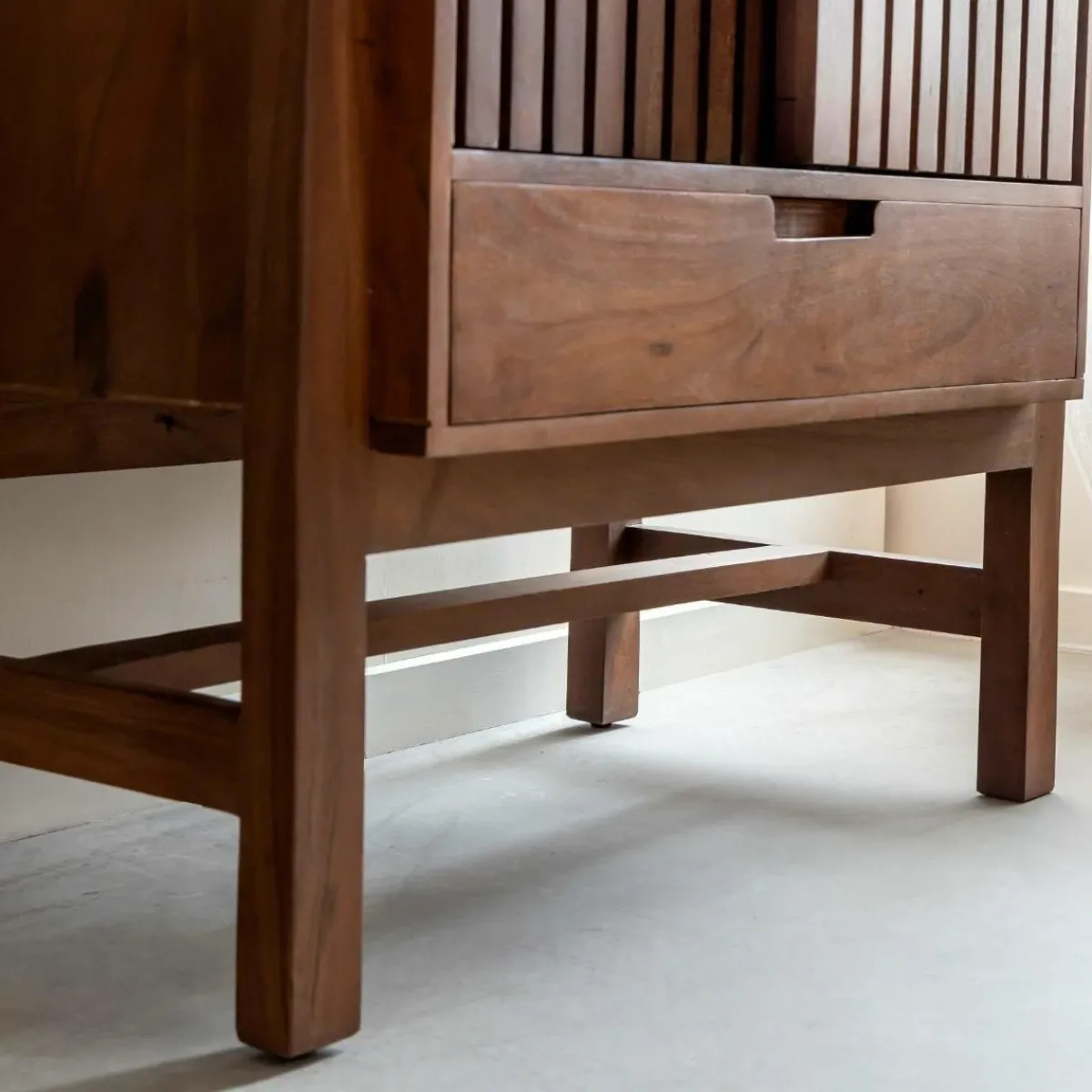 Made in Meubles Armoire en bois d'acacia et terrazzo Kaelis
