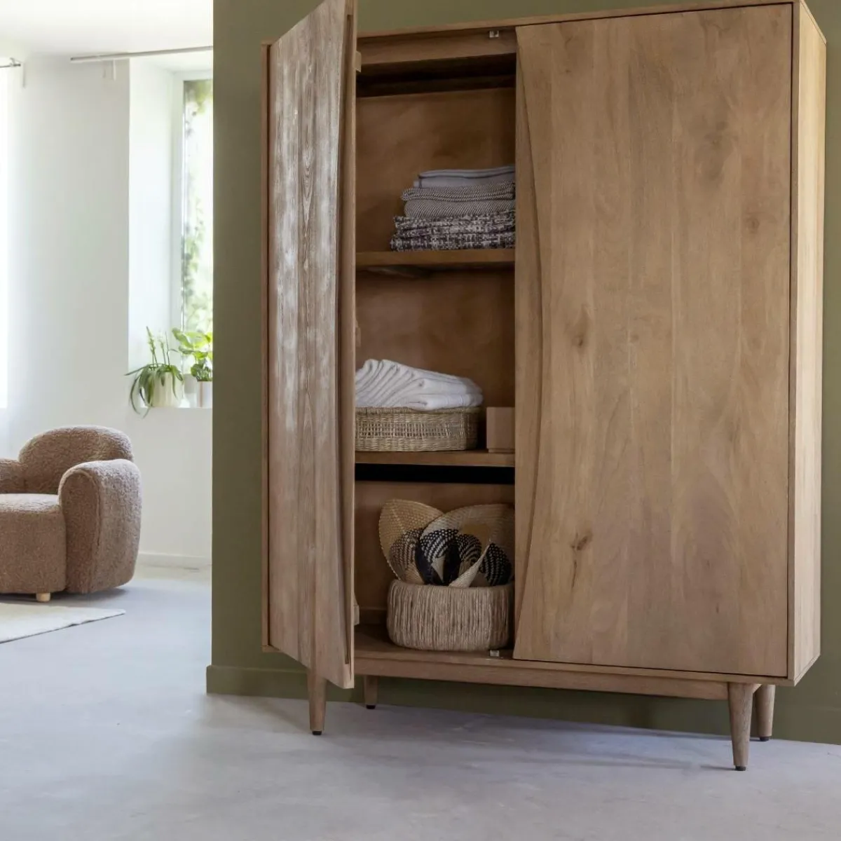 Made in Meubles Armoire en bois de manguier Folia