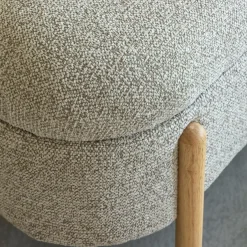 Made in Meubles Banc en bois de pin et tissu bouclette gris clair Nério