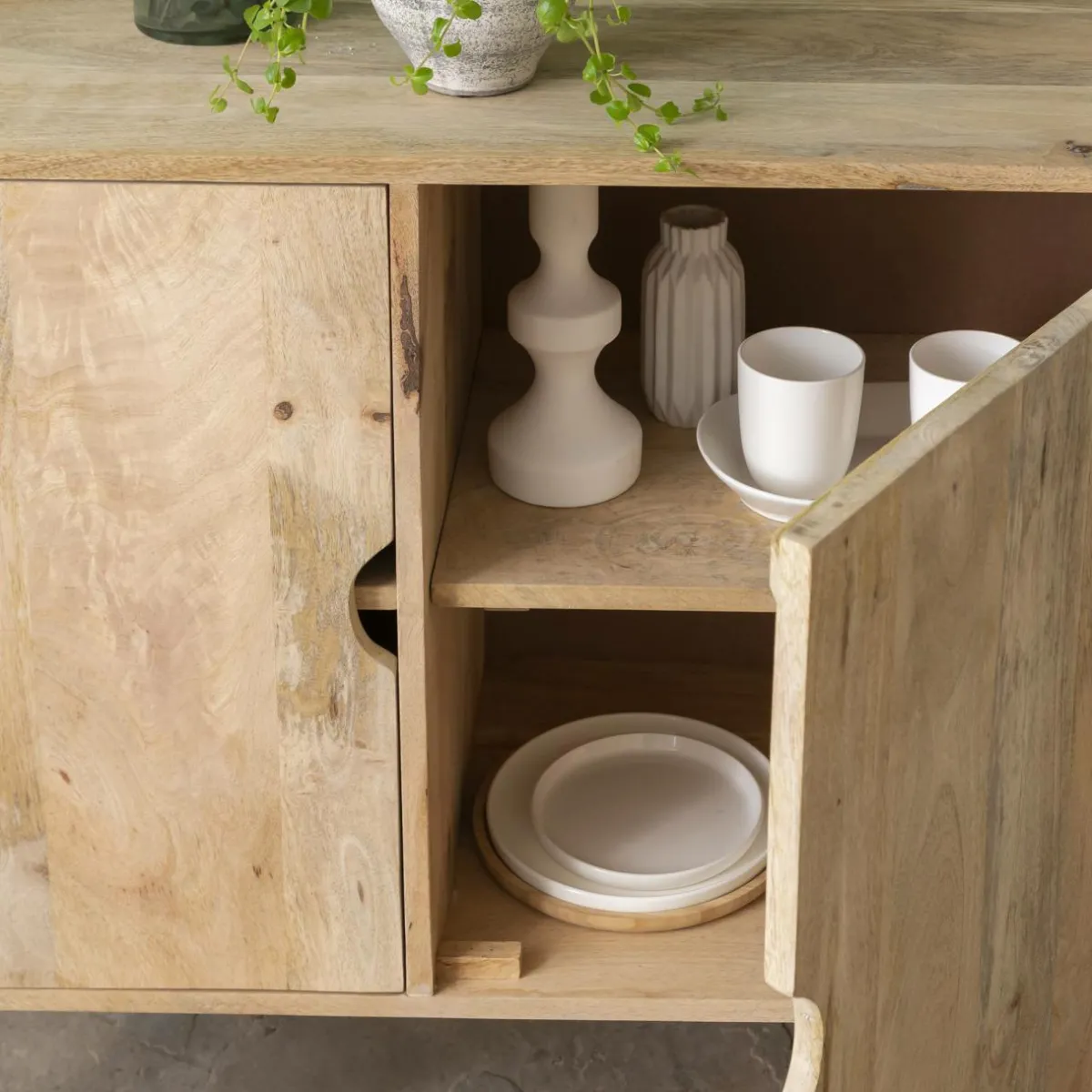 Made in Meubles Buffet en bois de manguier Augustine