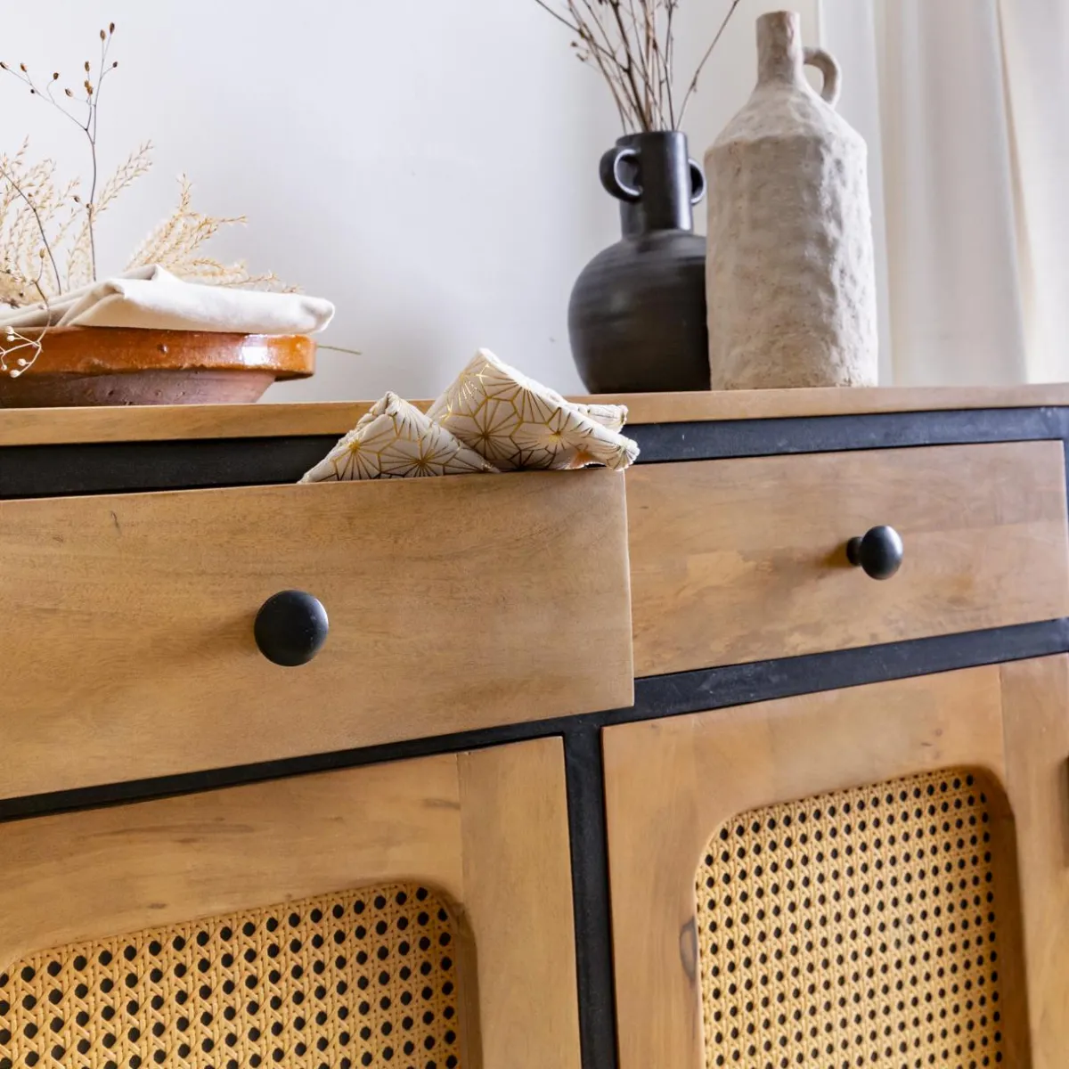Made in Meubles Buffet en bois de manguier et cannage Ezra