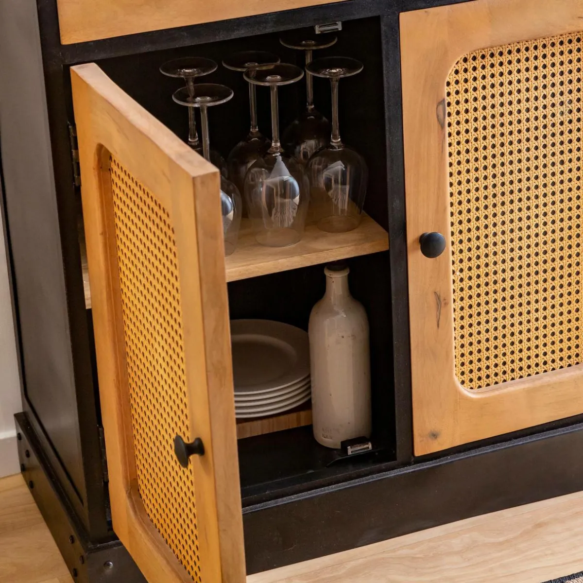 Made in Meubles Buffet en bois de manguier et cannage Ezra