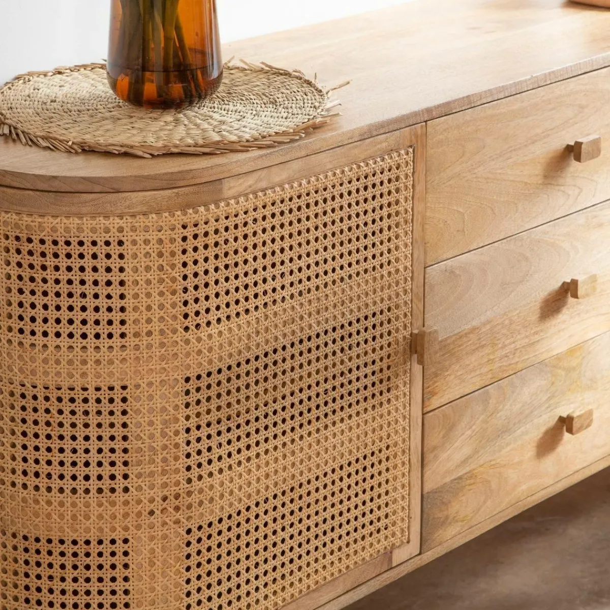 Made in Meubles Buffet en bois de manguier et cannage Palma