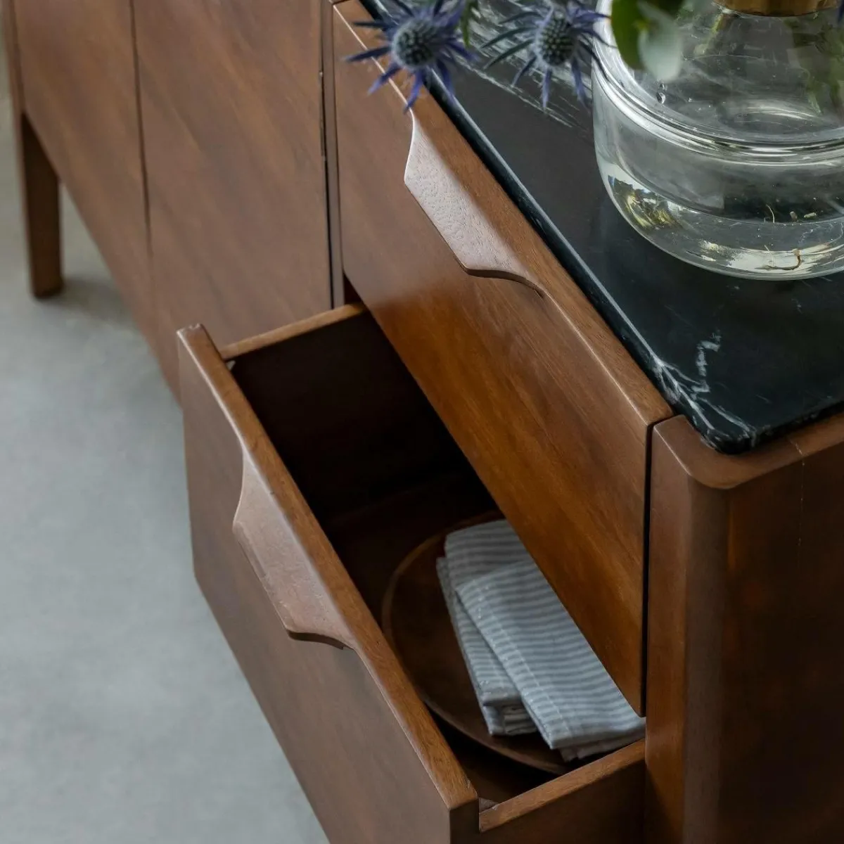 Made in Meubles Buffet en bois de manguier et marbre noir Roch