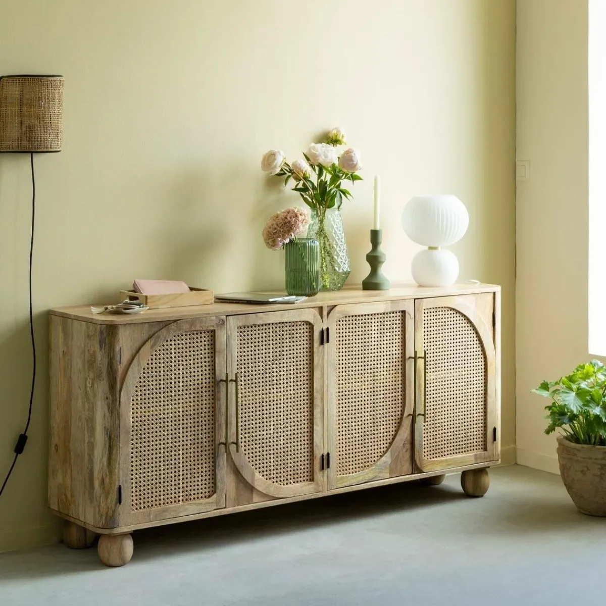 Made in Meubles Buffet en bois de manguier et cannage Thora