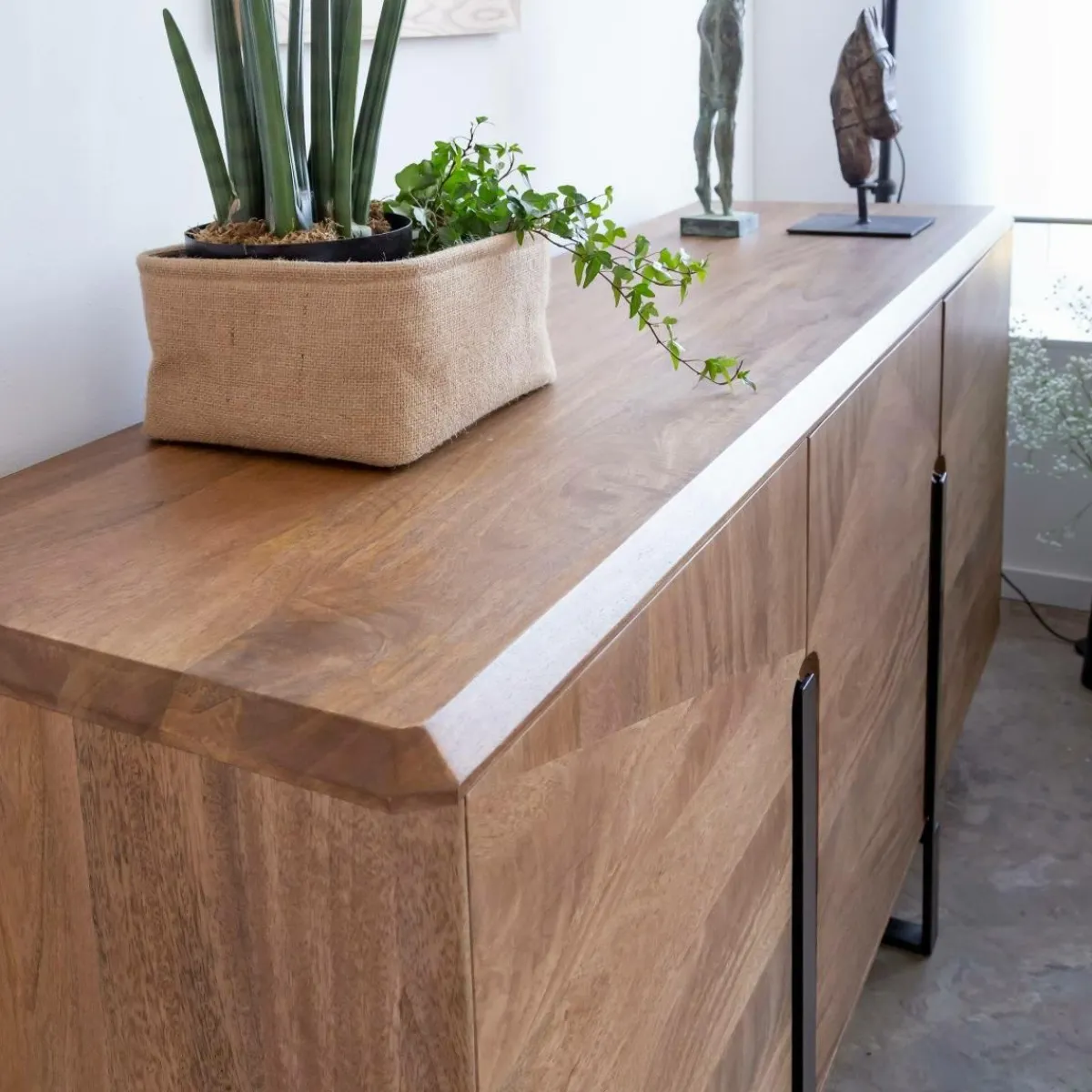 Made in Meubles Buffet en bois de manguier et métal Eglantine