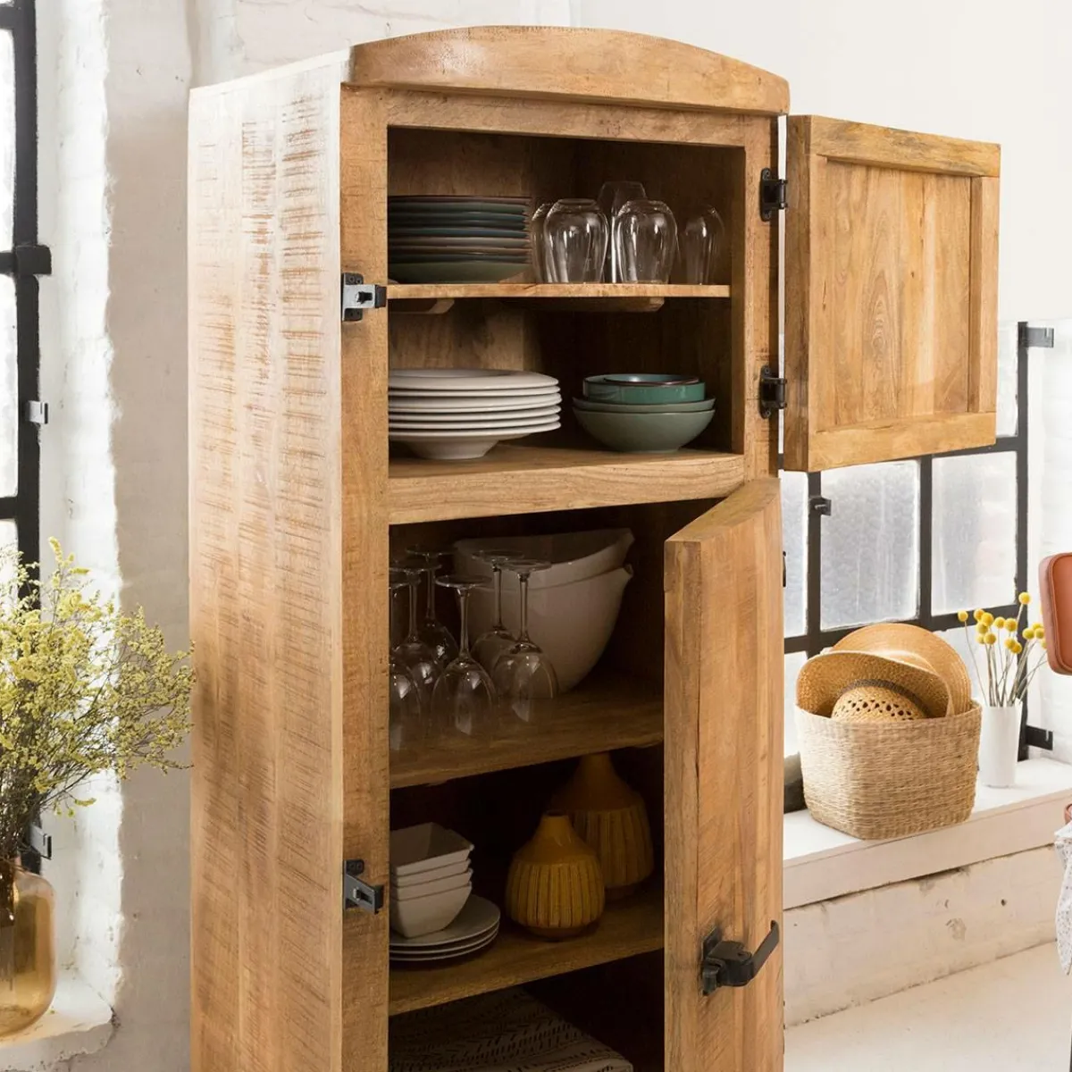 Made in Meubles Buffet haut en bois de manguier Iris