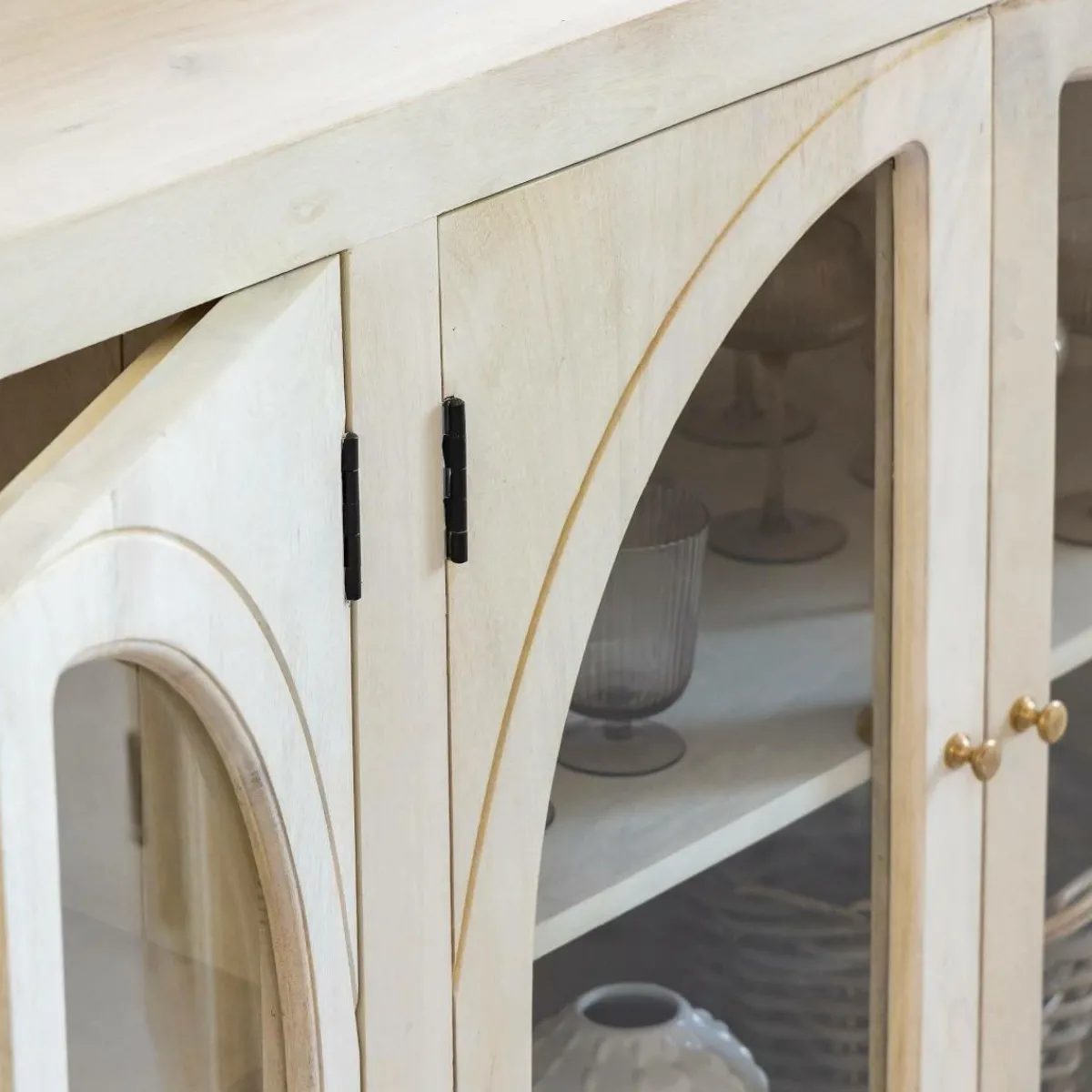 Made in Meubles Buffet vitré en bois de manguier blanchi Miliam