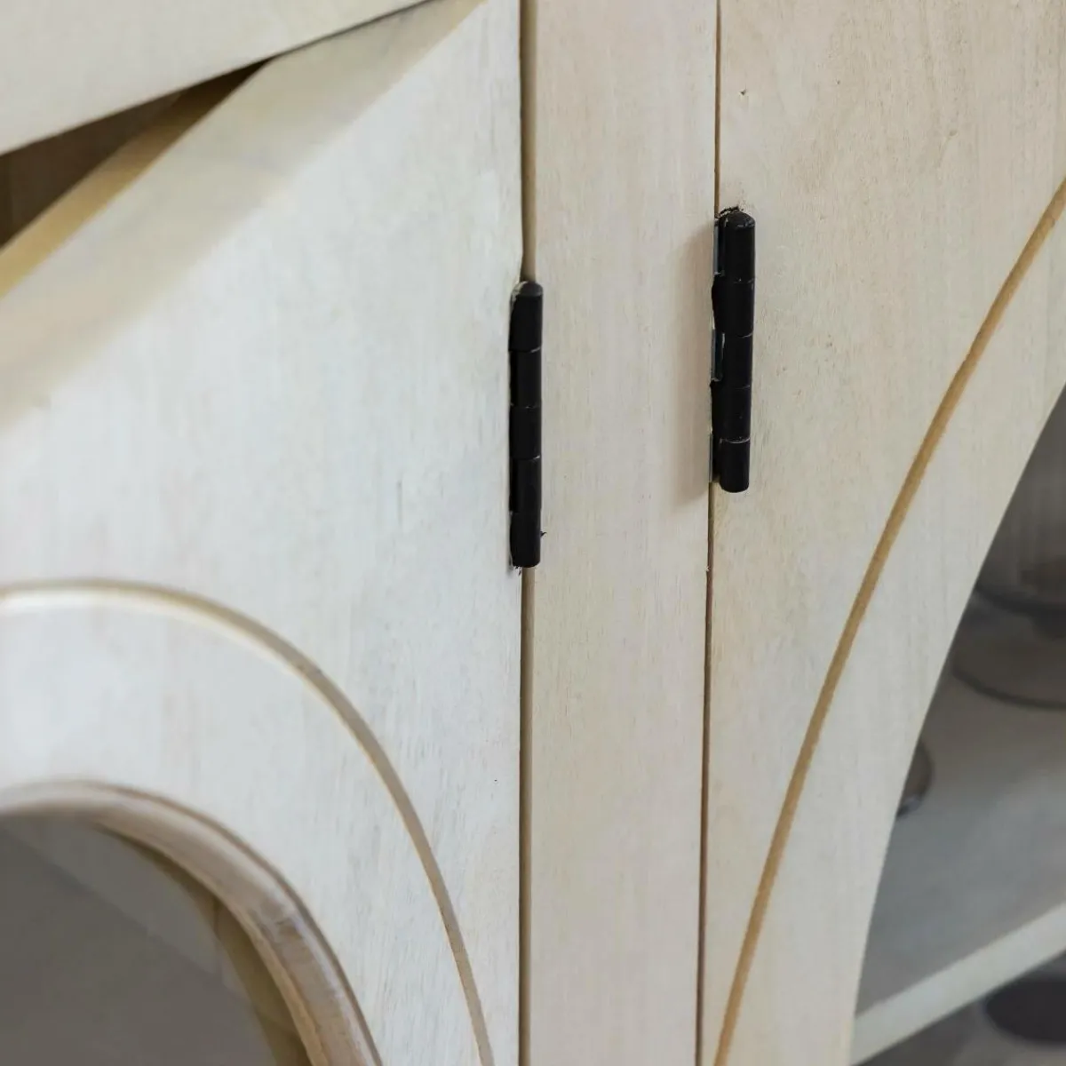 Made in Meubles Buffet vitré en bois de manguier blanchi Miliam