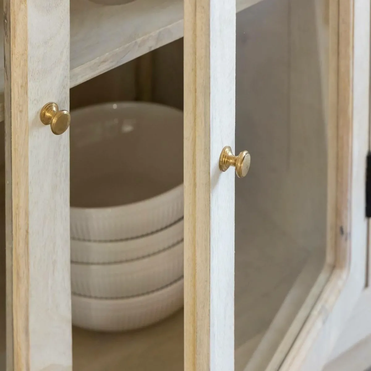 Made in Meubles Buffet vitré en bois de manguier blanchi Miliam