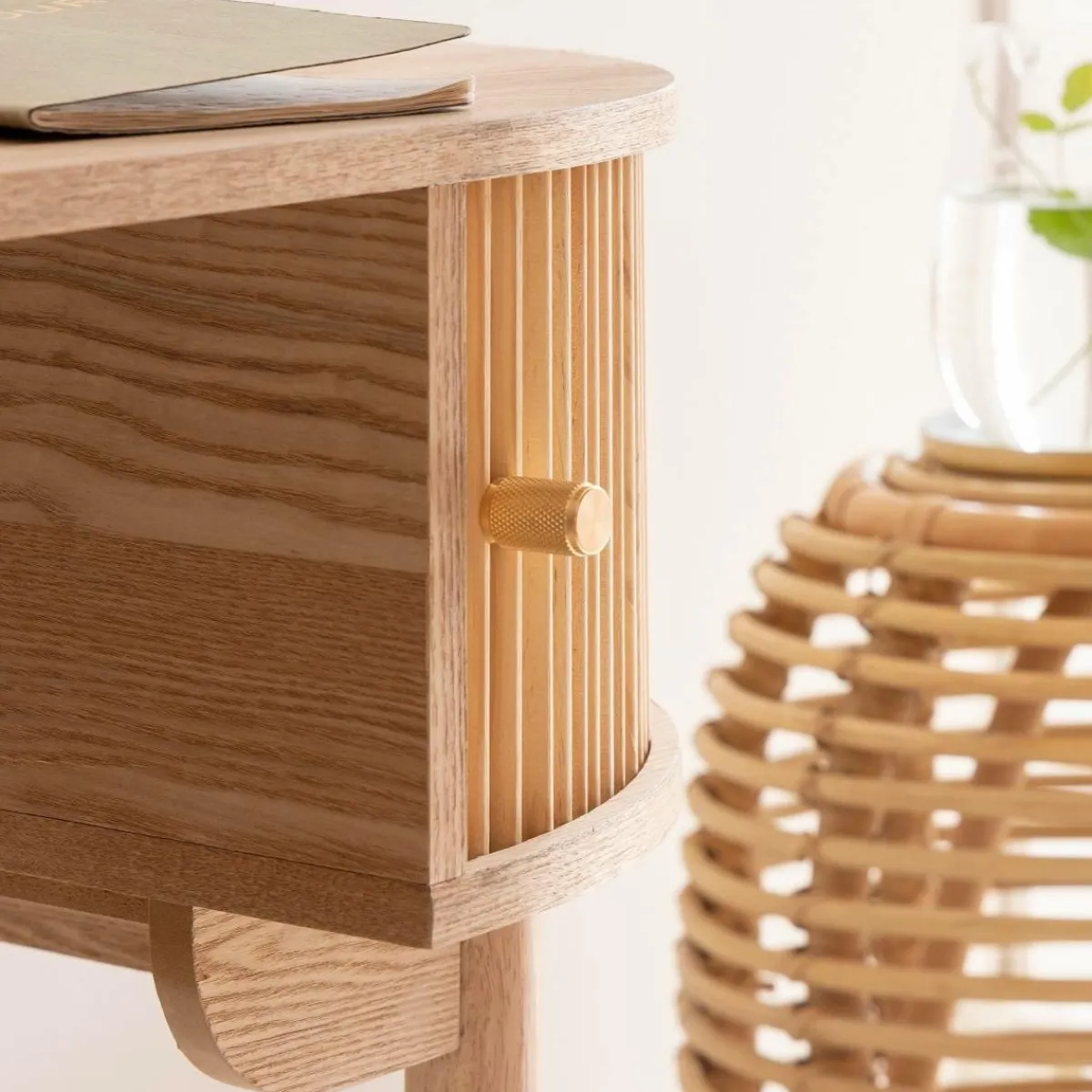 Made in Meubles Bureau en bois pin clair Colin
