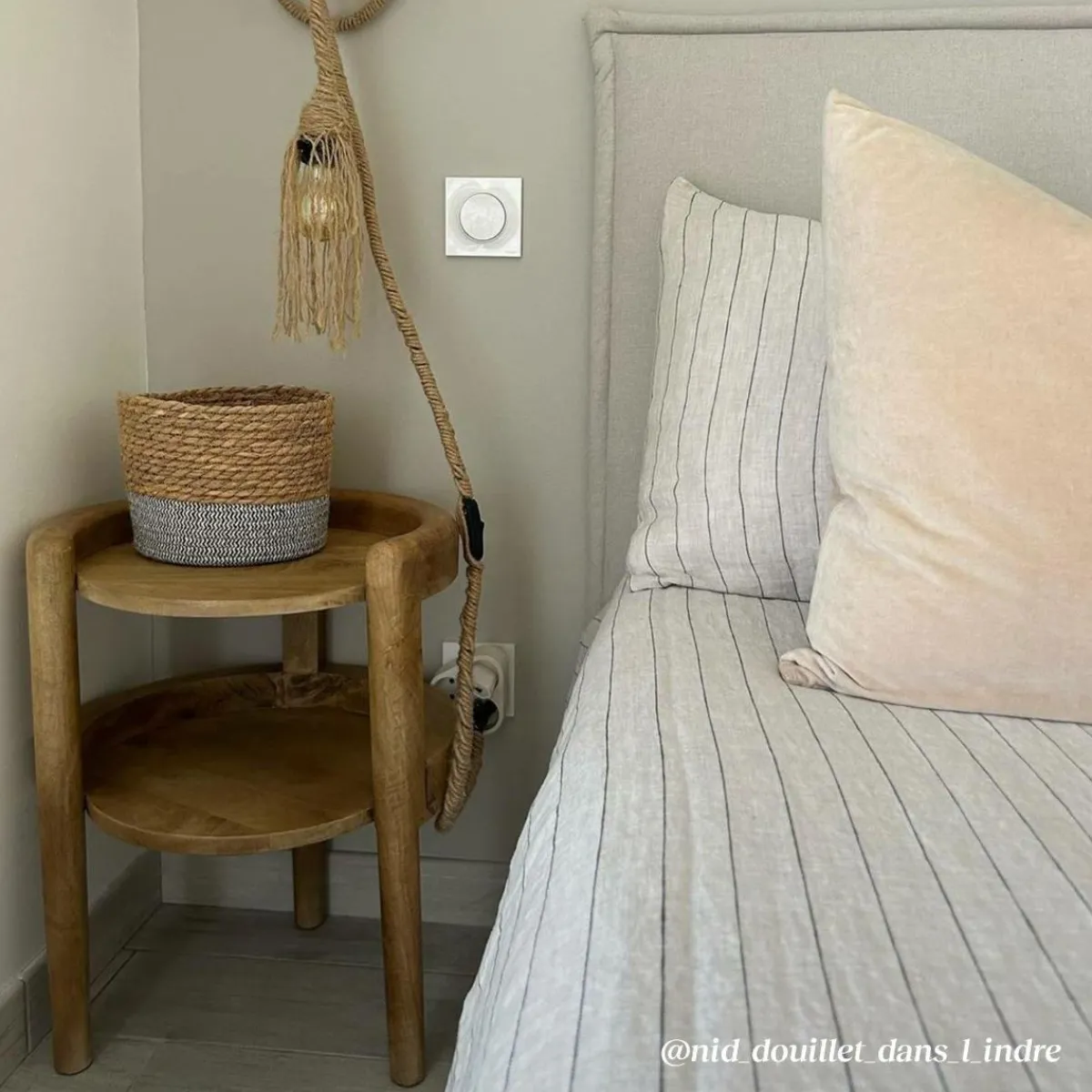 Made in Meubles Chevet en bois de manguier Allye