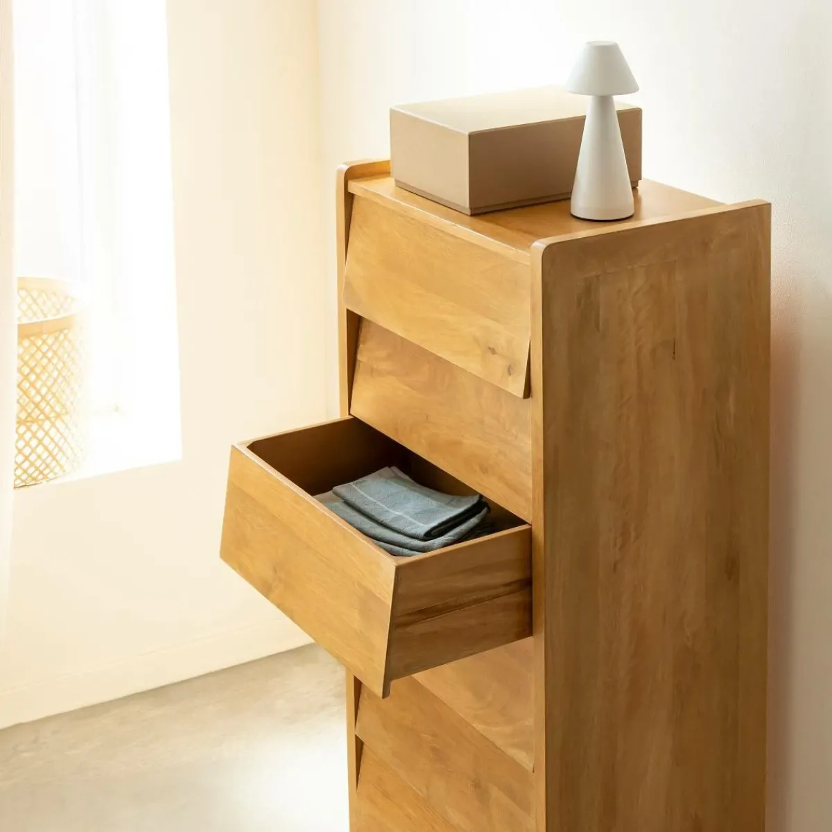 Made in Meubles Chiffonnier en bois de manguier Hera