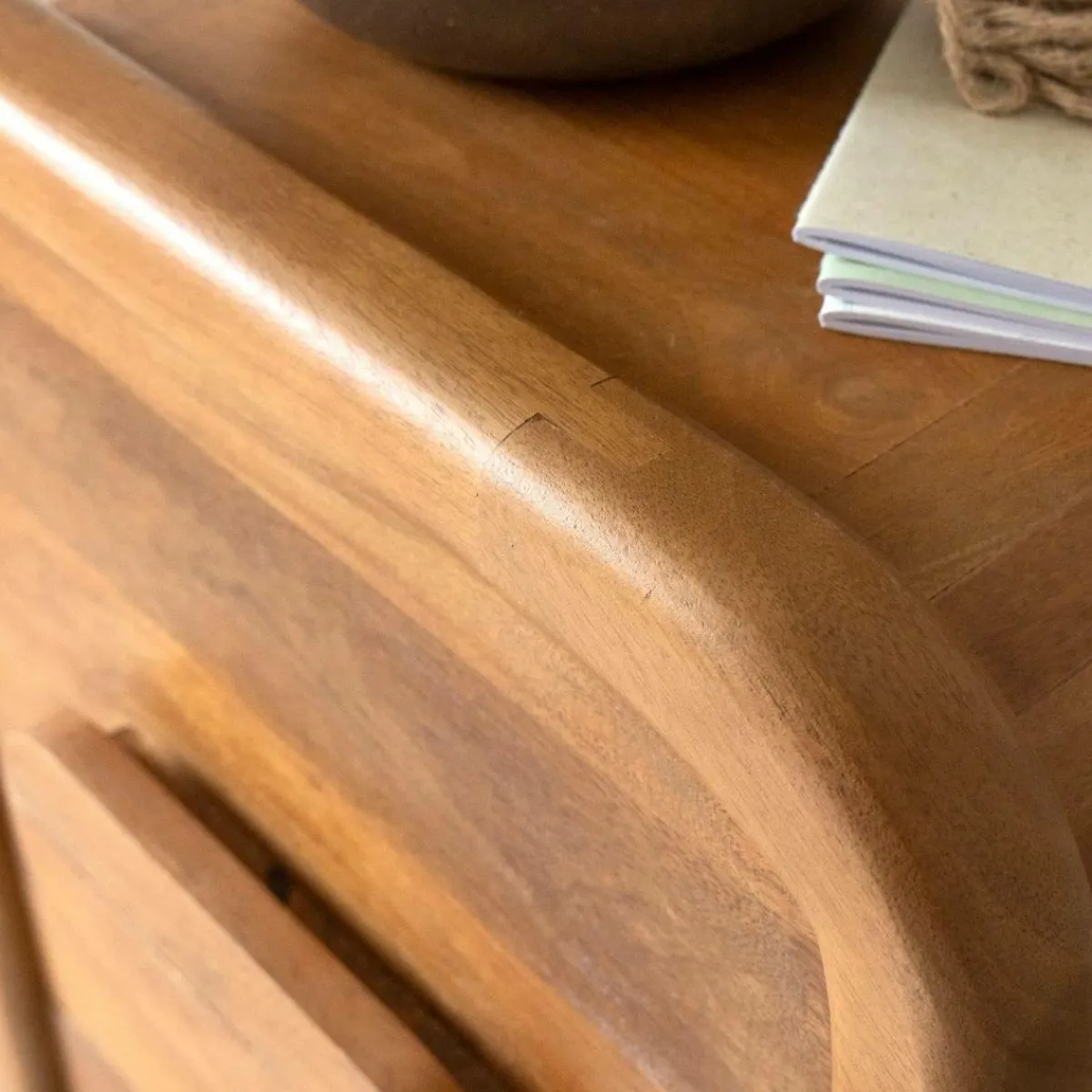 Made in Meubles Chiffonnier en bois de manguier Féodor