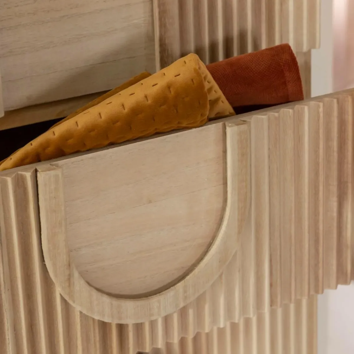 Made in Meubles Chiffonnier en bois de paulownia Nilo