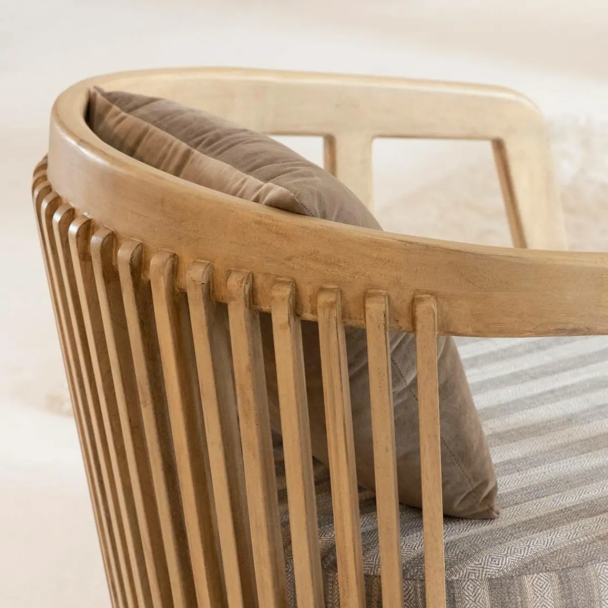 Made in Meubles Fauteuil en bois de manguier Térence