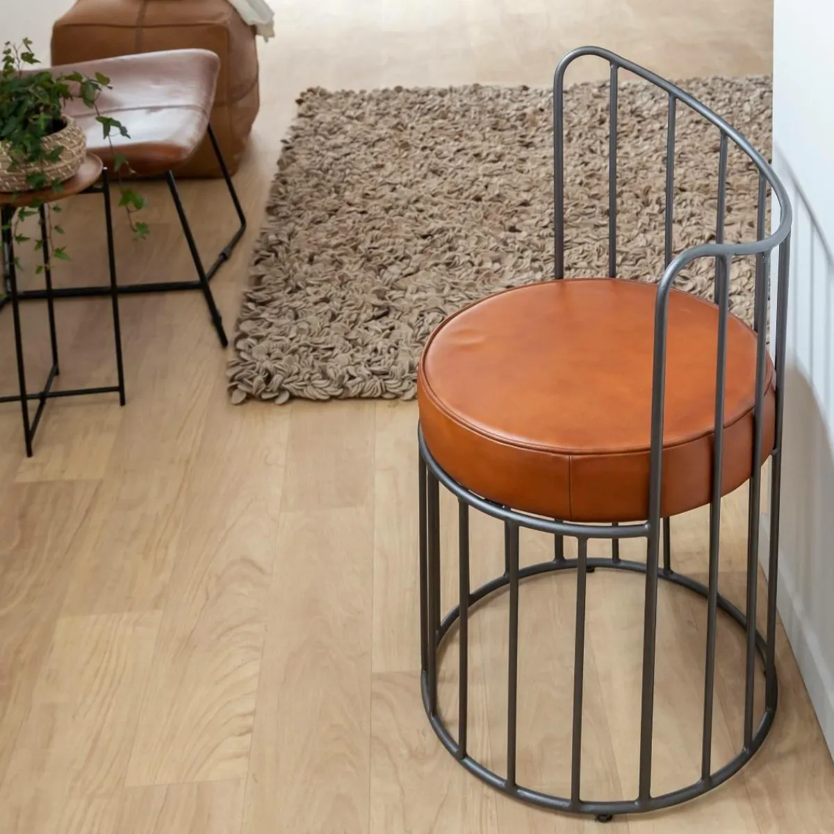 Made in Meubles Fauteuil en cuir et métal marron Aly