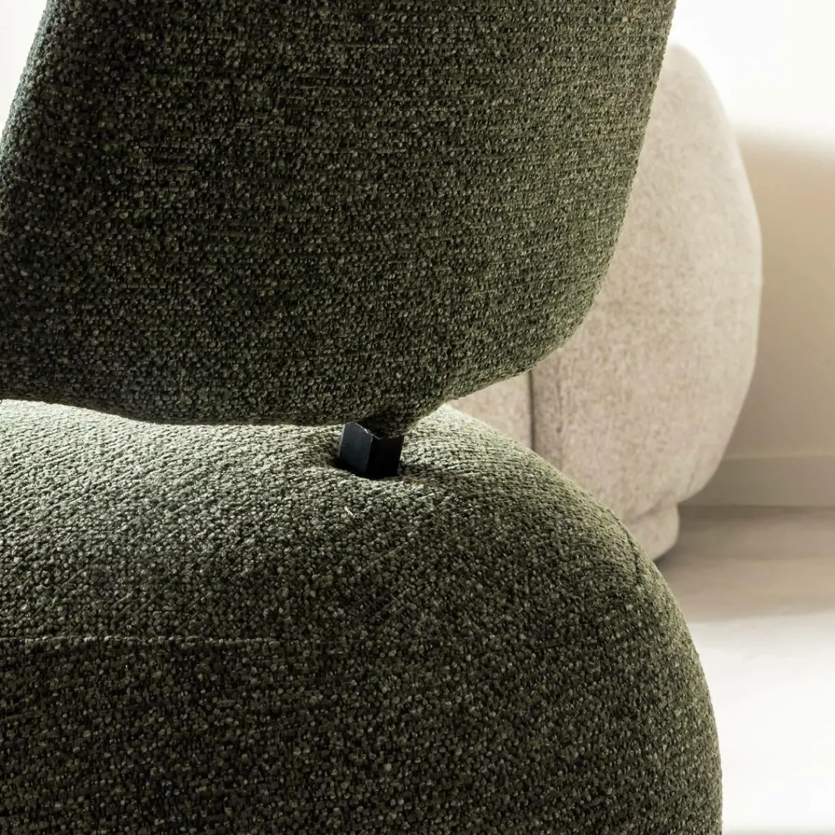 Made in Meubles Fauteuil en tissu bouclette avec dossier vert Teresia