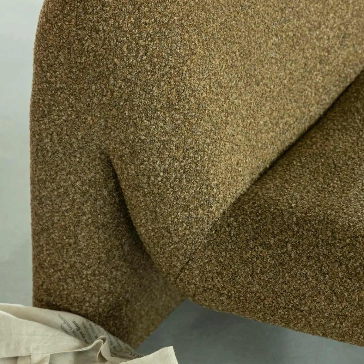Made in Meubles Fauteuil en tissu bouclette marron Ludovic