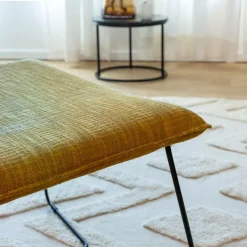 Made in Meubles Fauteuil en tissu jaune et métal Isaure