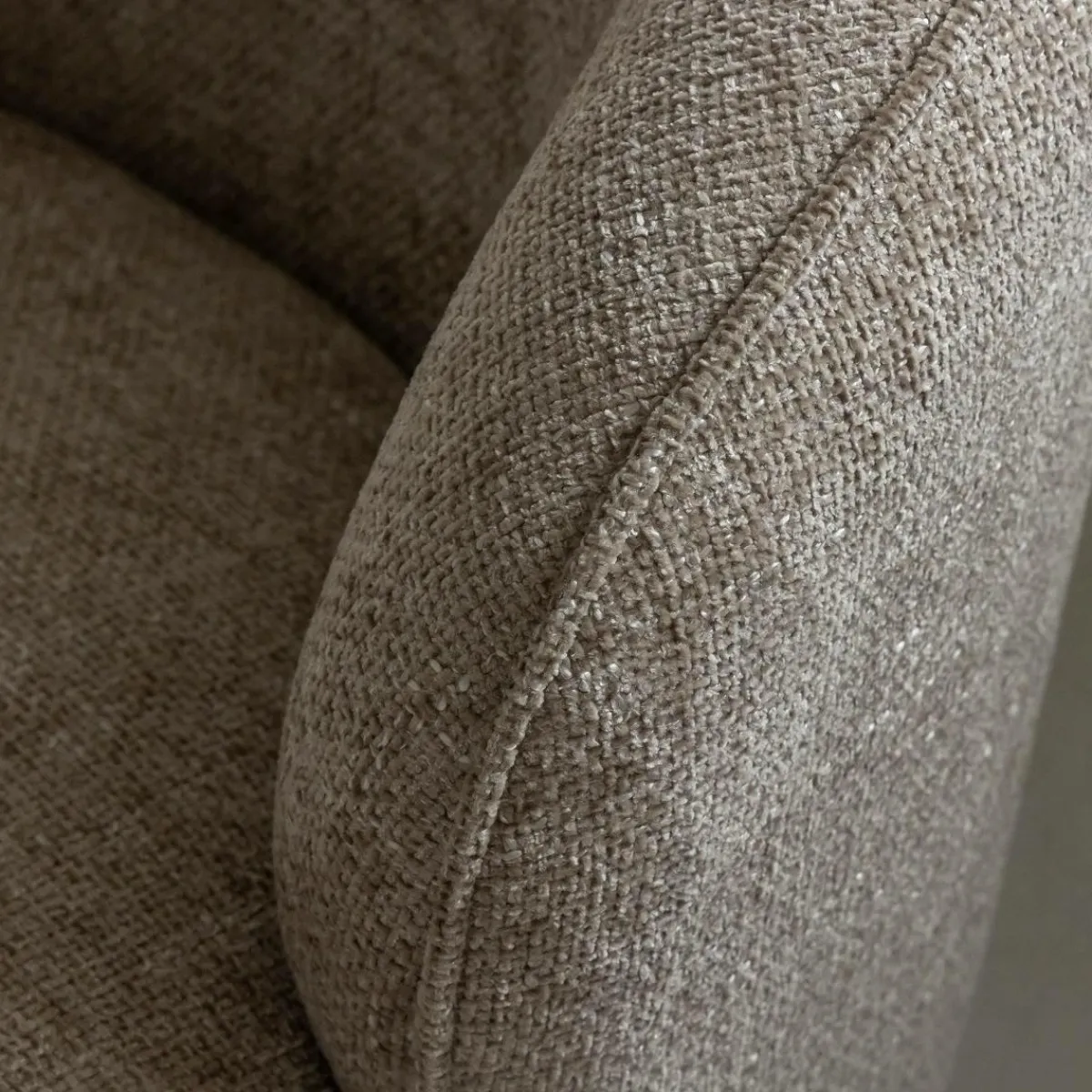 Made in Meubles Fauteuil en tissu taupe Travis