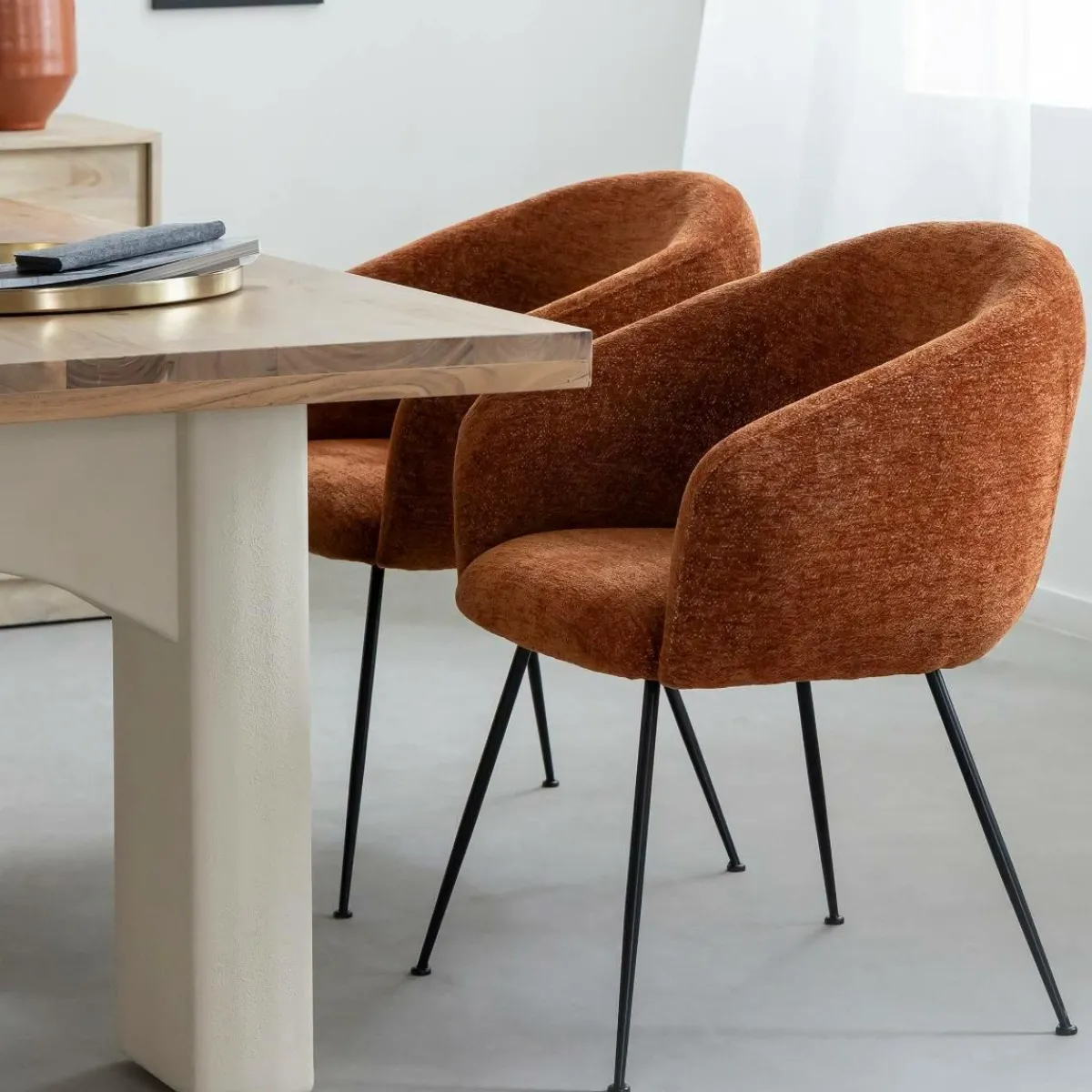 Made in Meubles Fauteuil en tissu terracotta et pieds en métal Sandy