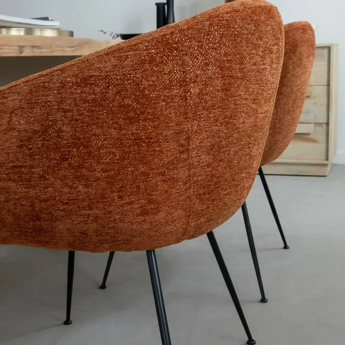 Made in Meubles Fauteuil en tissu terracotta et pieds en métal Sandy