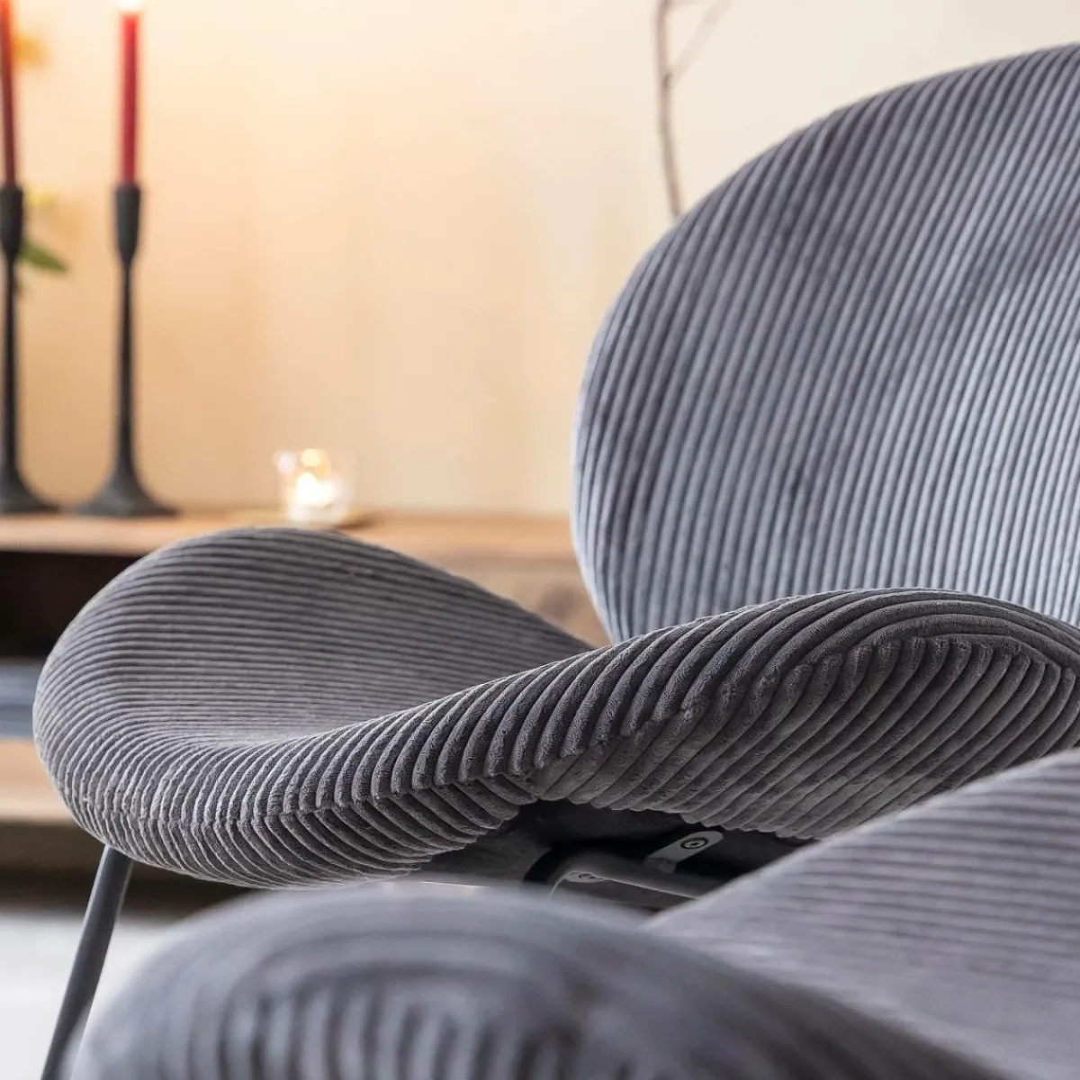 Made in Meubles Fauteuil en velours gris Dorian