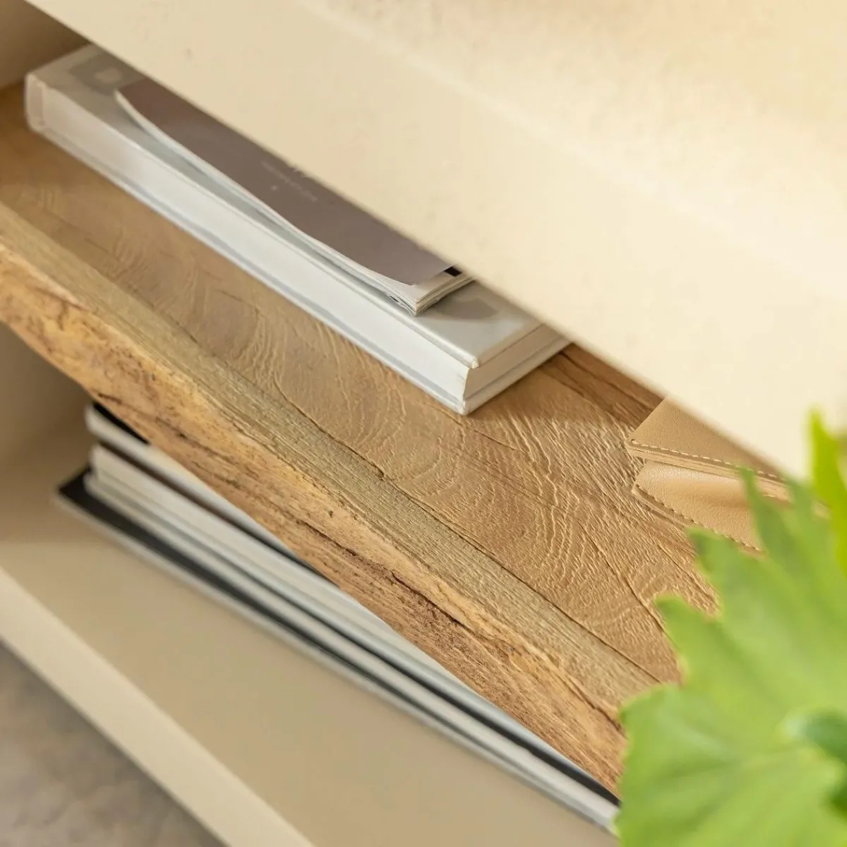 Made in Meubles Meuble TV 2 portes et 1 étagère en bois effet béton et bois recyclé Dalva