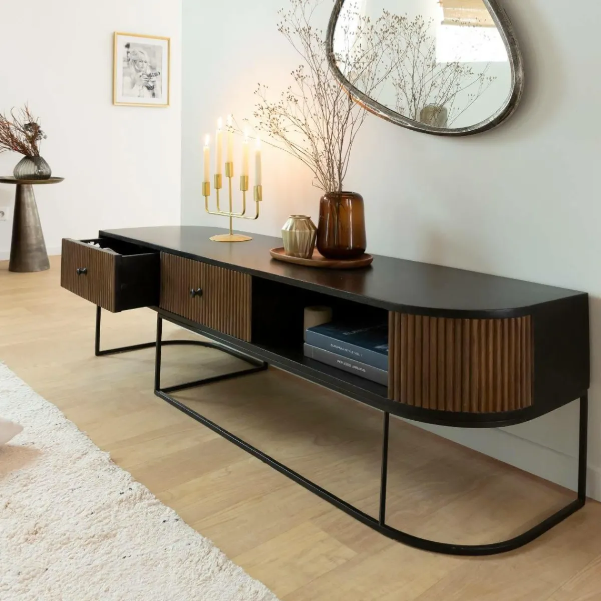 Made in Meubles Meuble TV arrondi en bois de manguier et métal Ysé