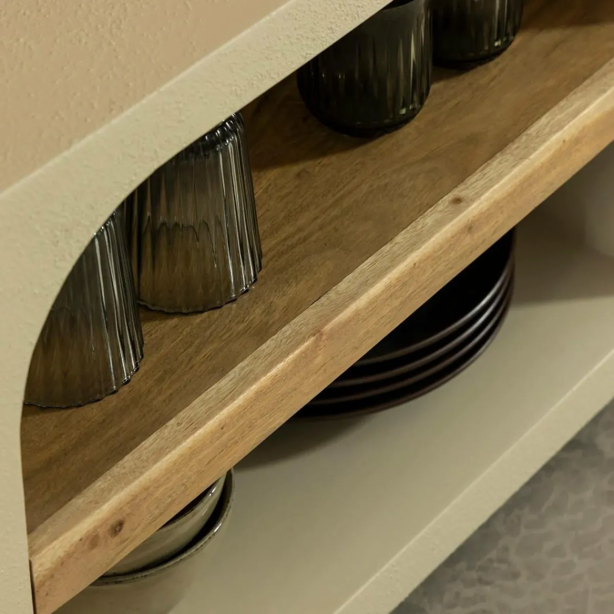 Made in Meubles Meuble TV avec étagères en bois effet béton et bois recyclé Dalva