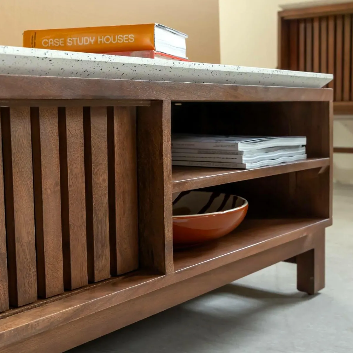 Made in Meubles Meuble TV en bois d'acacia et terrazzo Kaelis