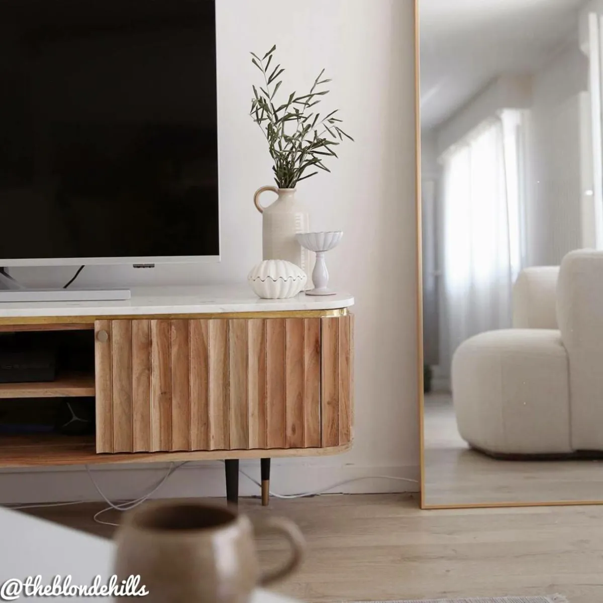 Made in Meubles Meuble tv en bois d'acacia et marbre blanc Judith