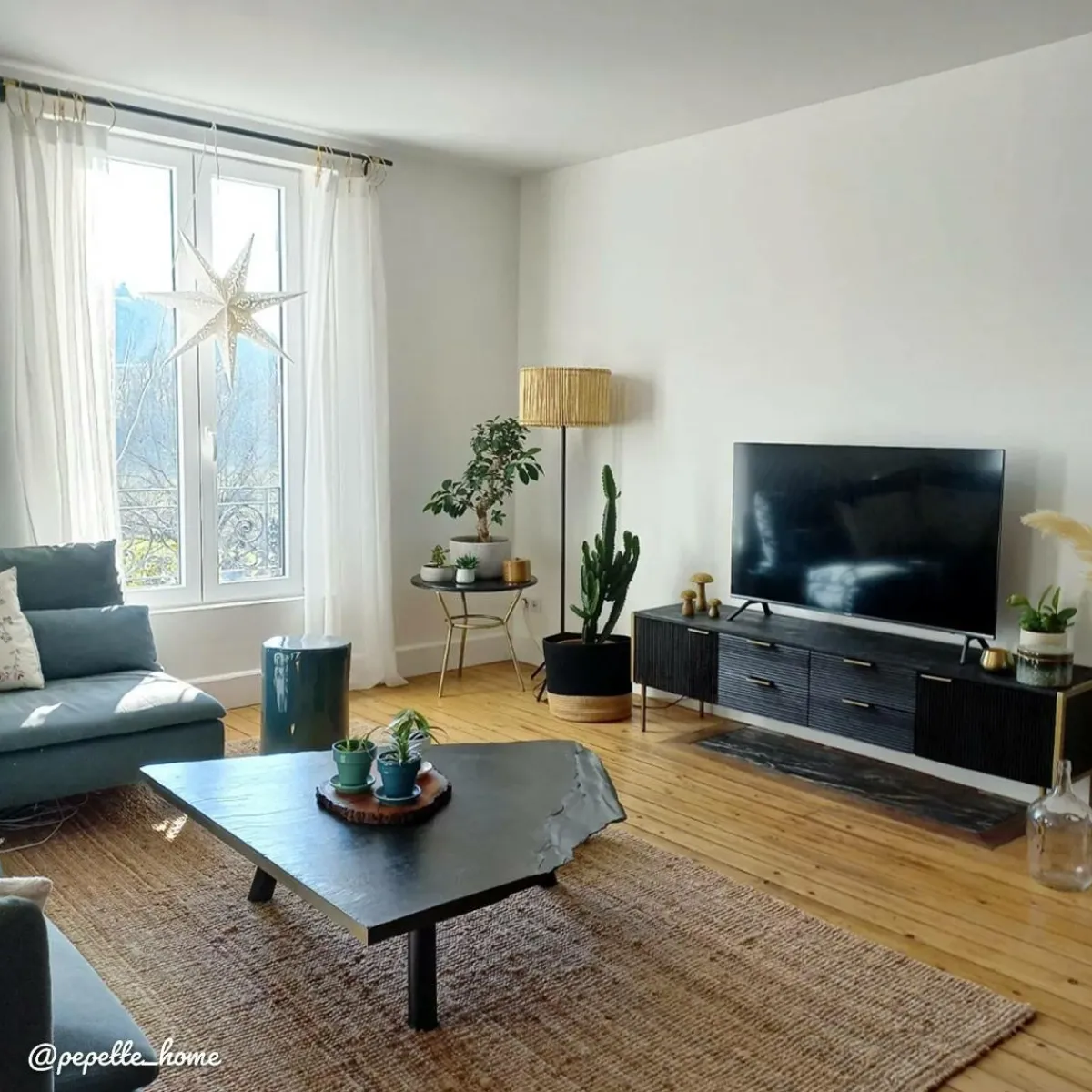 Made in Meubles Meuble TV en bois de manguier et métal doré Ange
