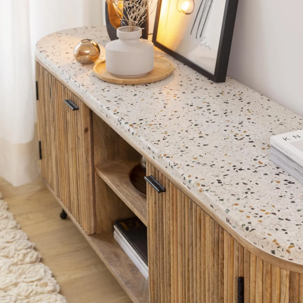 Made in Meubles Meuble TV en bois de manguier et terrazzo Ambrine