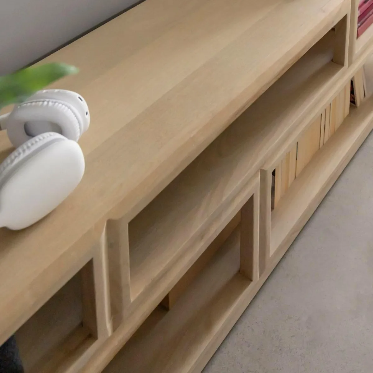 Made in Meubles Meuble TV en bois de manguier Adela