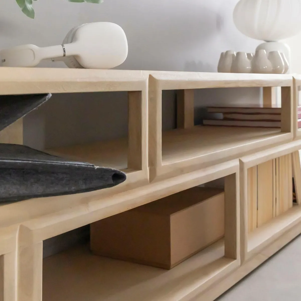 Made in Meubles Meuble TV en bois de manguier Adela