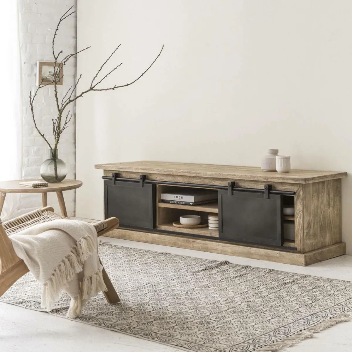 Made in Meubles Meuble TV en bois de manguier brossé et métal 160 cm Helsinki