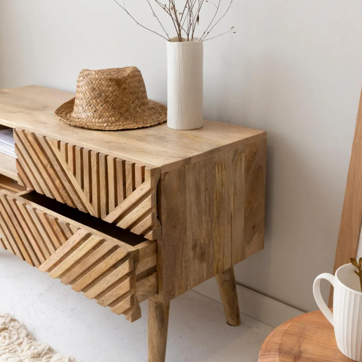 Made in Meubles Meuble TV en bois de manguier chevrons Maëva