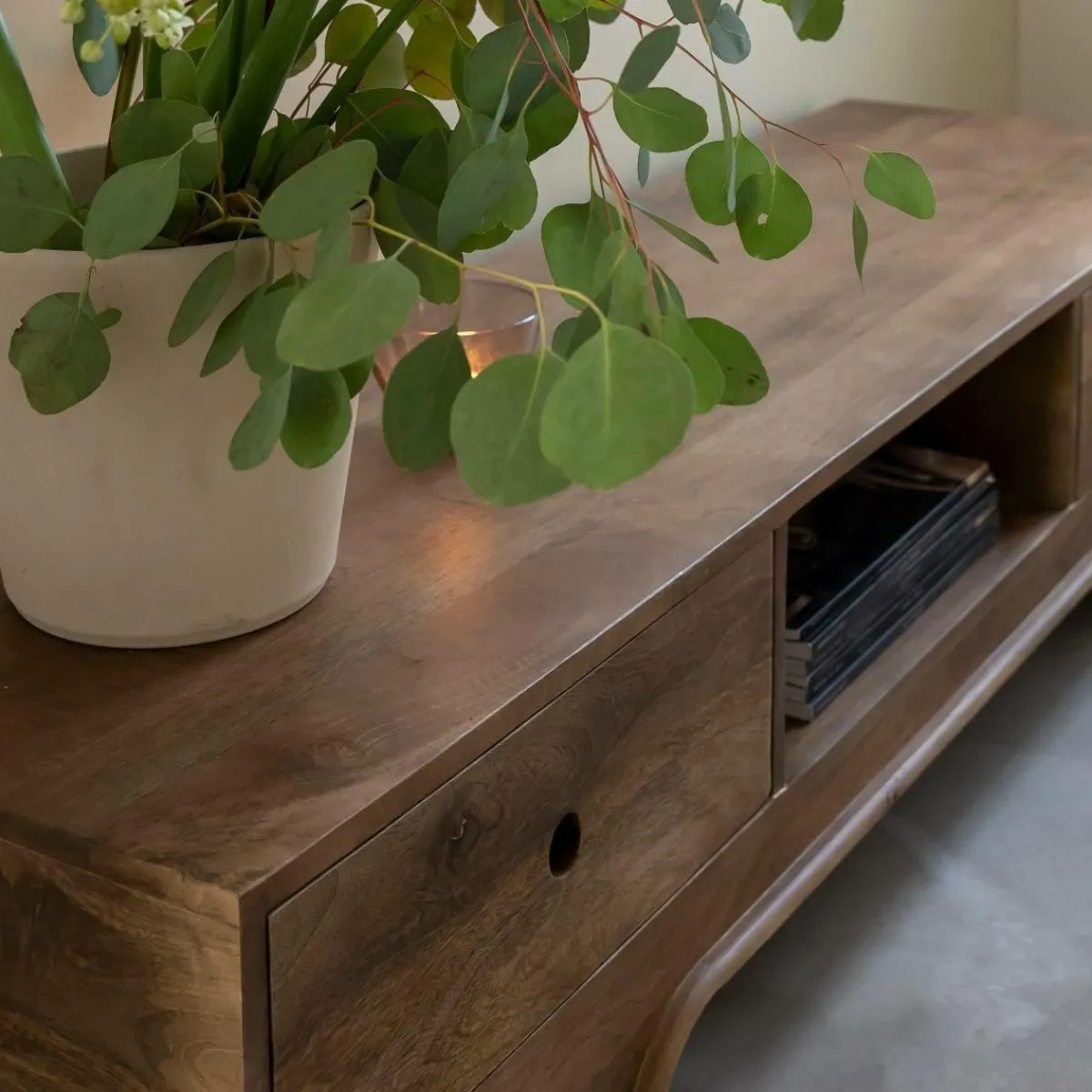 Made in Meubles Meuble TV en bois de manguier foncé Daelan