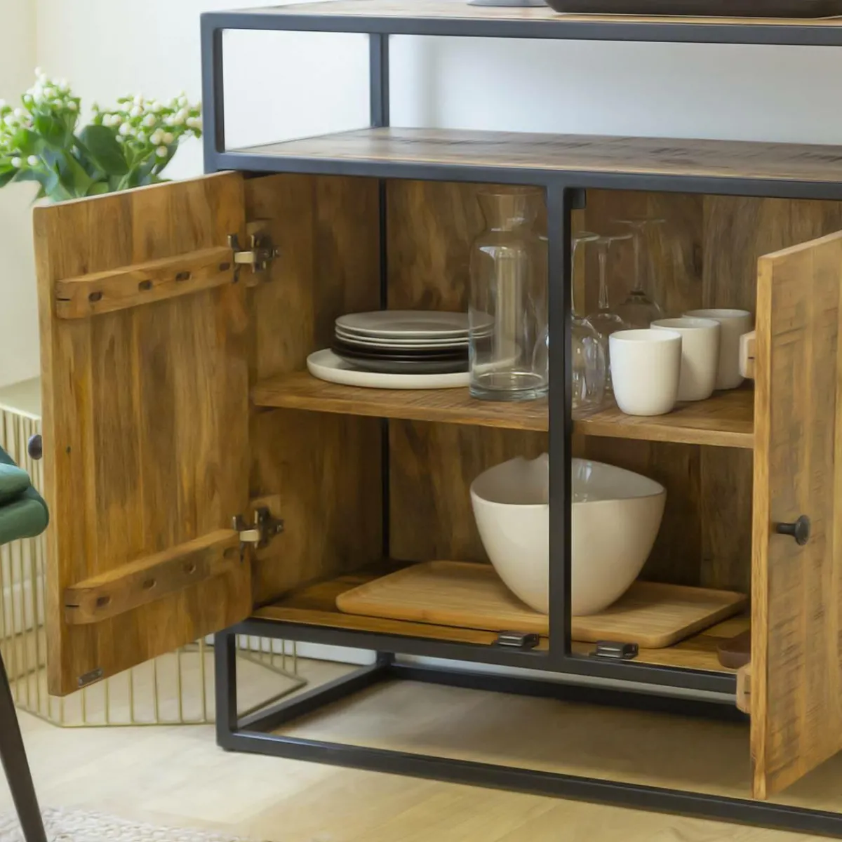 Made in Meubles Petit buffet en métal et bois de manguier Marcel