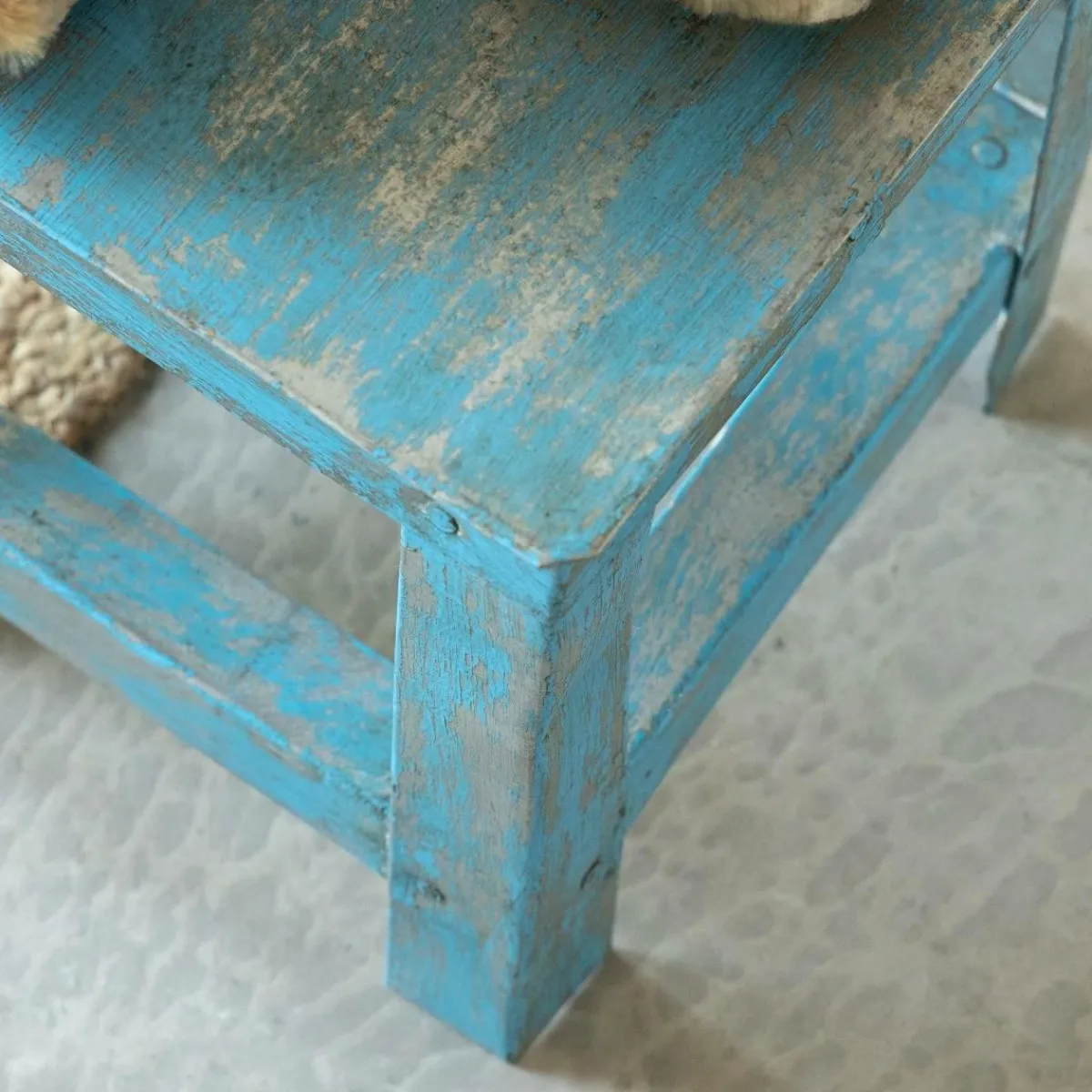 Made in Meubles Petit tabouret en métal Alban
