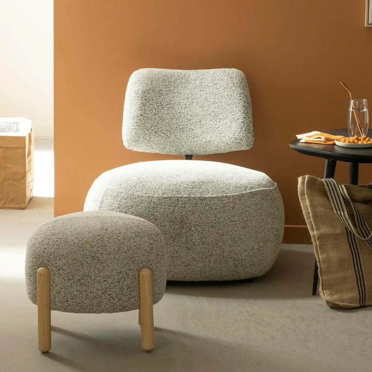 Made in Meubles Petit tabouret en tissu bouclette gris Nério