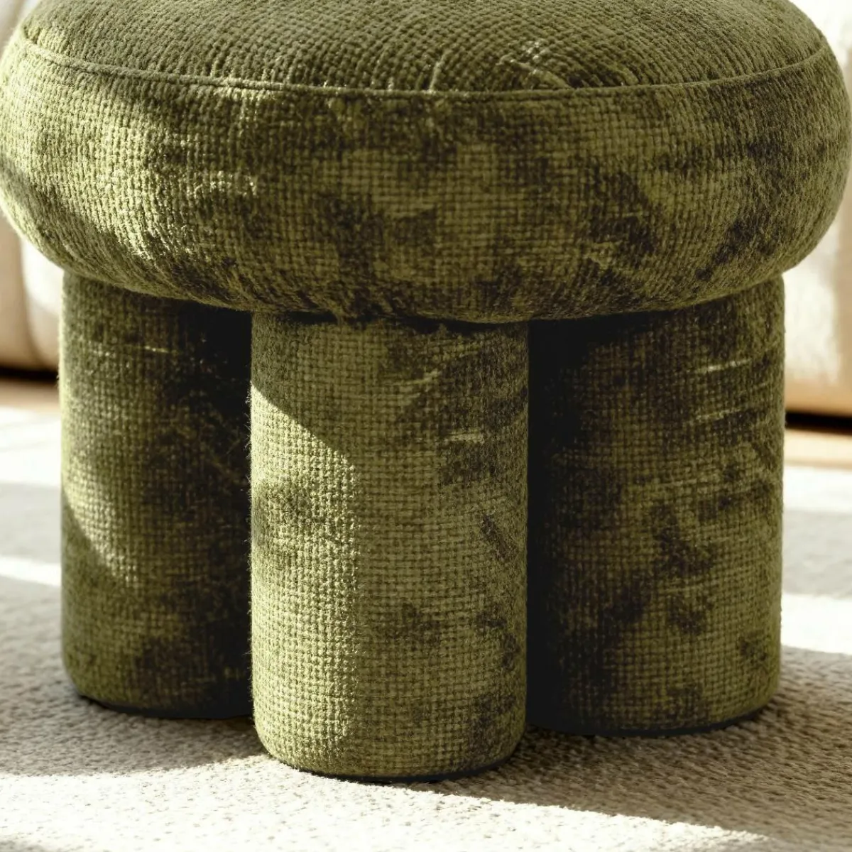 Made in Meubles Petit tabouret en tissu kaki Toby