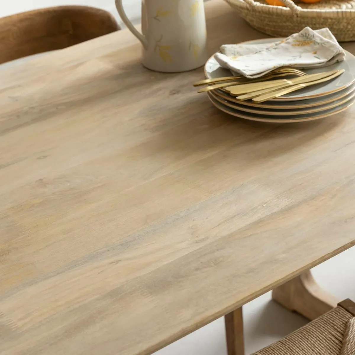 Made in Meubles Table à manger en bois de manguier Anastasia