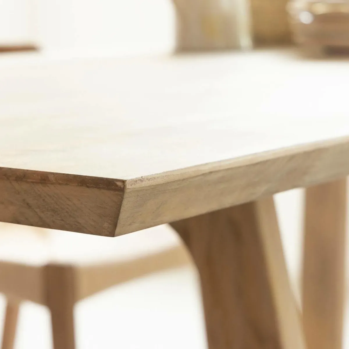 Made in Meubles Table à manger en bois de manguier Anastasia
