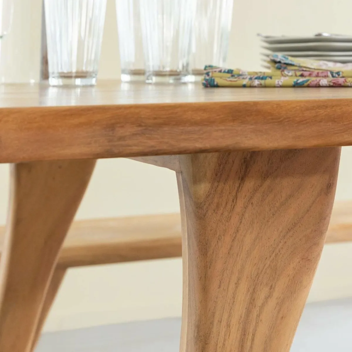 Made in Meubles Table à manger haute + 2 bancs en bois d'acacia Orane
