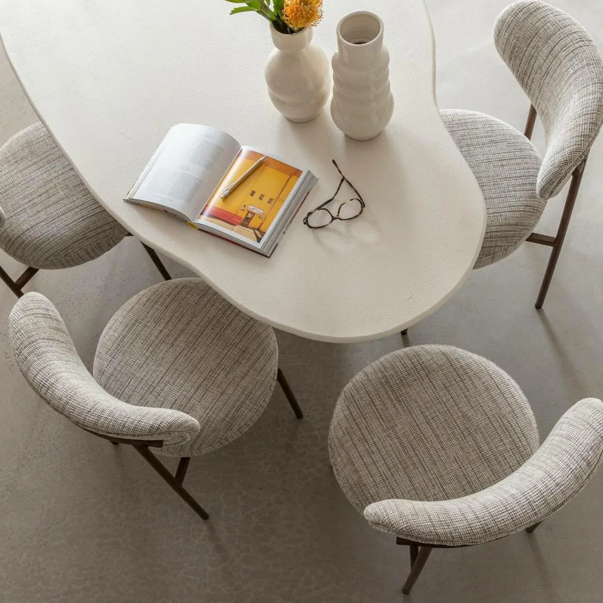 Made in Meubles Table à manger nuage en bois effet béton blanc Thomas